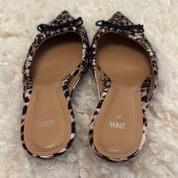 Leopard Print Women's Shoes - Picture 6 of 8